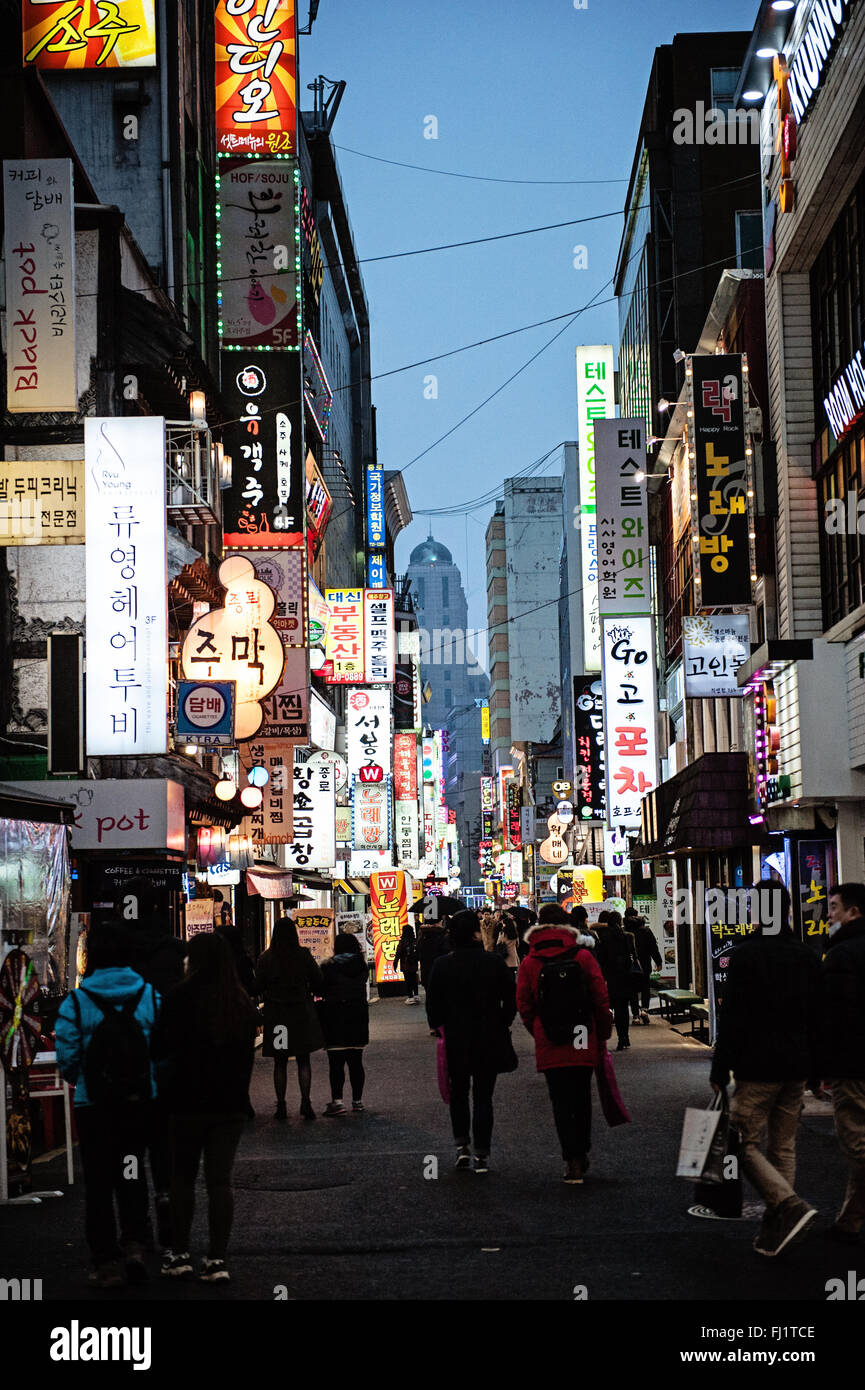 Notte nel quartiere Jogno di Seoul, Corea del Sud Foto Stock