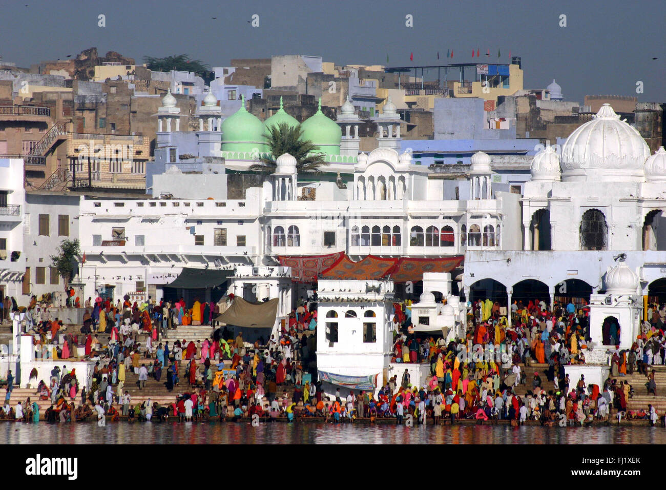 Ghats di Pushkar vicino Lago di Pushkar, Rajasthan Foto Stock
