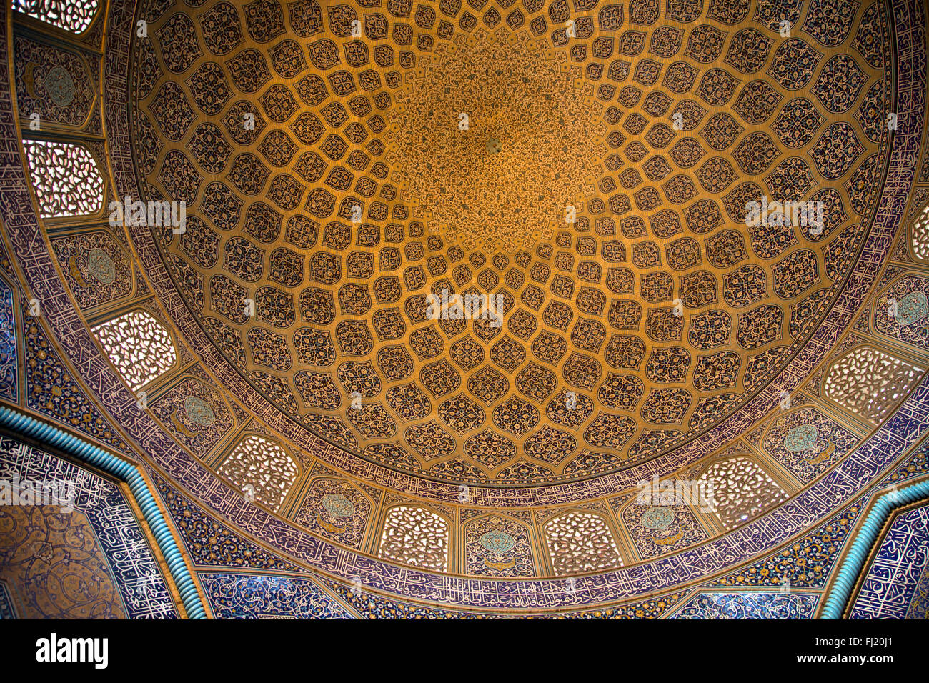 La cupola dello Sceicco Lotfollah, Moschea di Isfahan, Iran Foto Stock