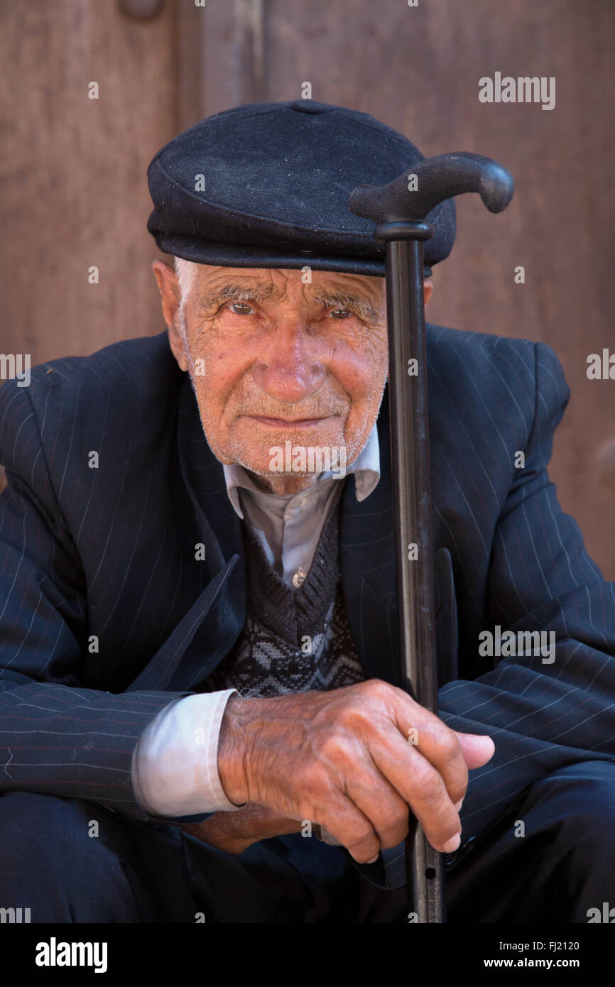 Ritratto di vecchio uomo iraniano in Abyaneh , Iran Foto Stock
