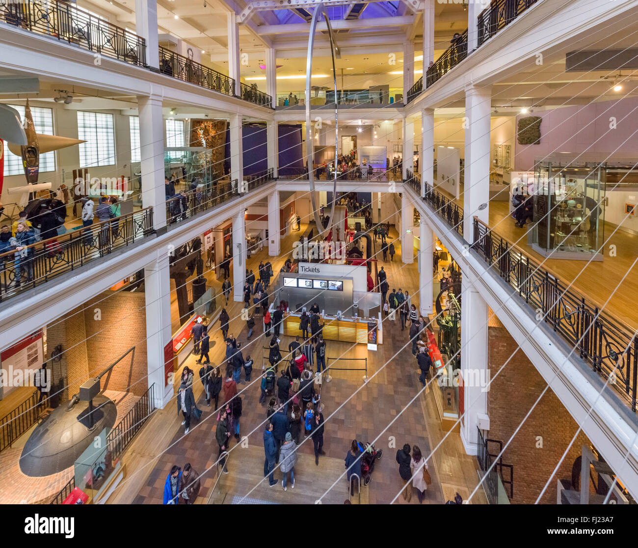 Interno del Museo della Scienza di South Kensington, London, England, Regno Unito Foto Stock