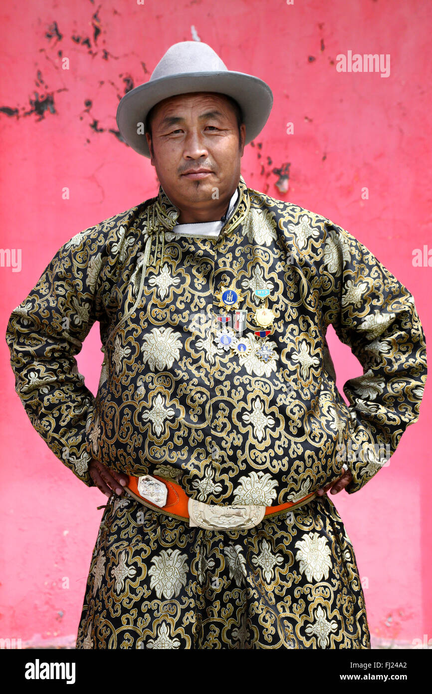 Ritratto di uomo mongola con costume tradizionale abito chiamato 'danguilla' Foto Stock