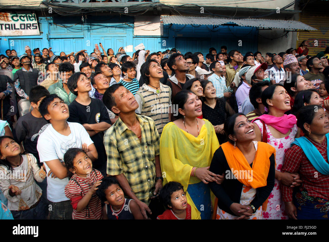 La folla durante il festival di Patan Nepal Foto Stock