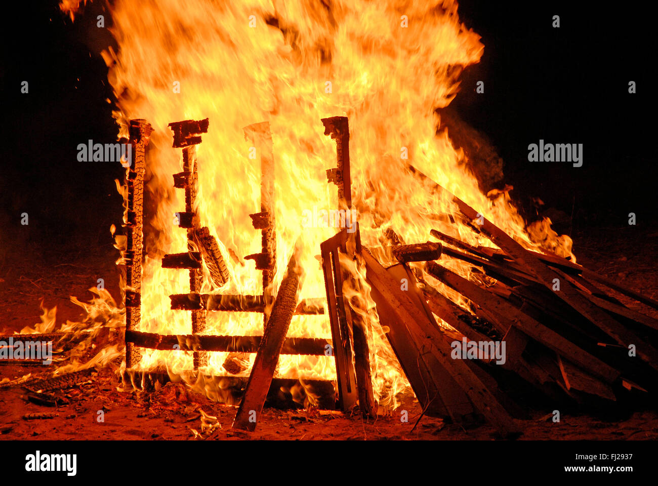 Fuoco di notte Foto Stock