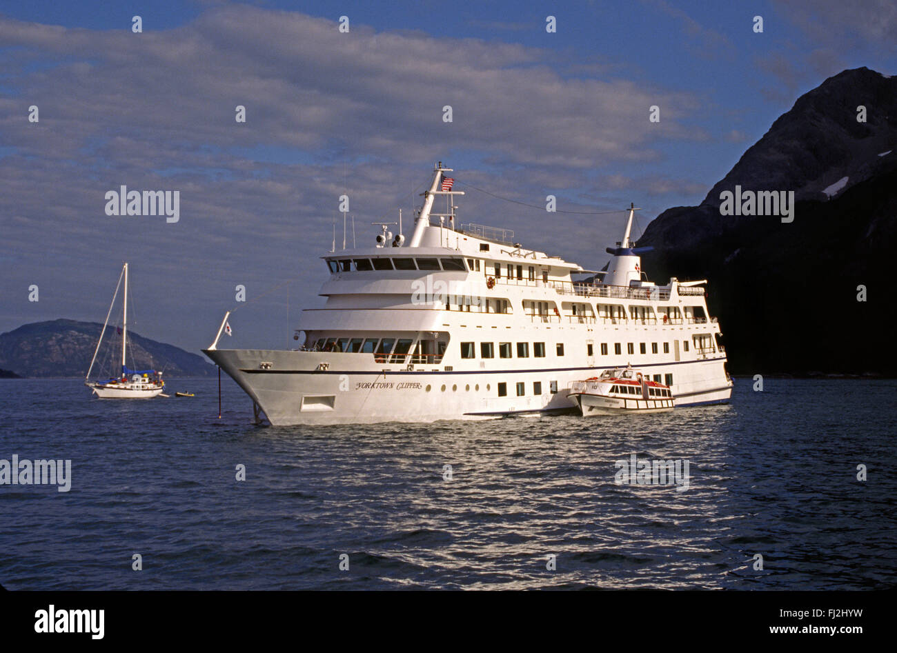 Nave passeggeri che partecipano all'operazione di salvataggio di YORKTOWN CLIPPER - GLACIER BAY, ALASKA Foto Stock