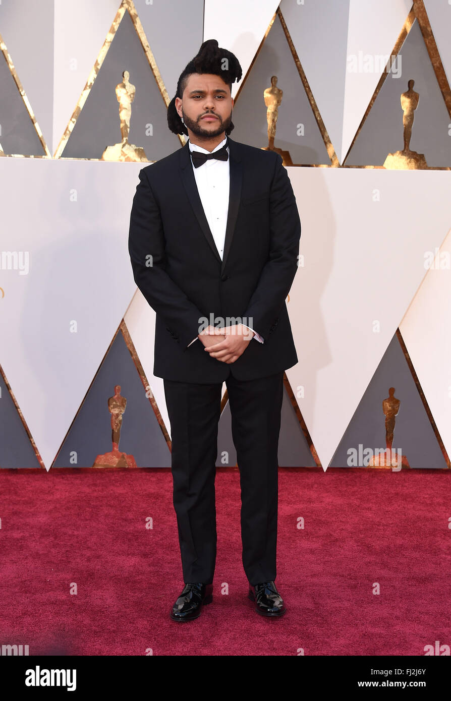 Los Angeles, California, USA. 28 Feb, 2016. ABEL MAKKONEN TESFAYE, noto professionalmente dal suo nome di fase il WEEKND, durante il tappeto rosso per gli arrivi la 88th Academy Awards. (Immagine di credito Lisa O'Connor via filo di ZUMA Foto Stock