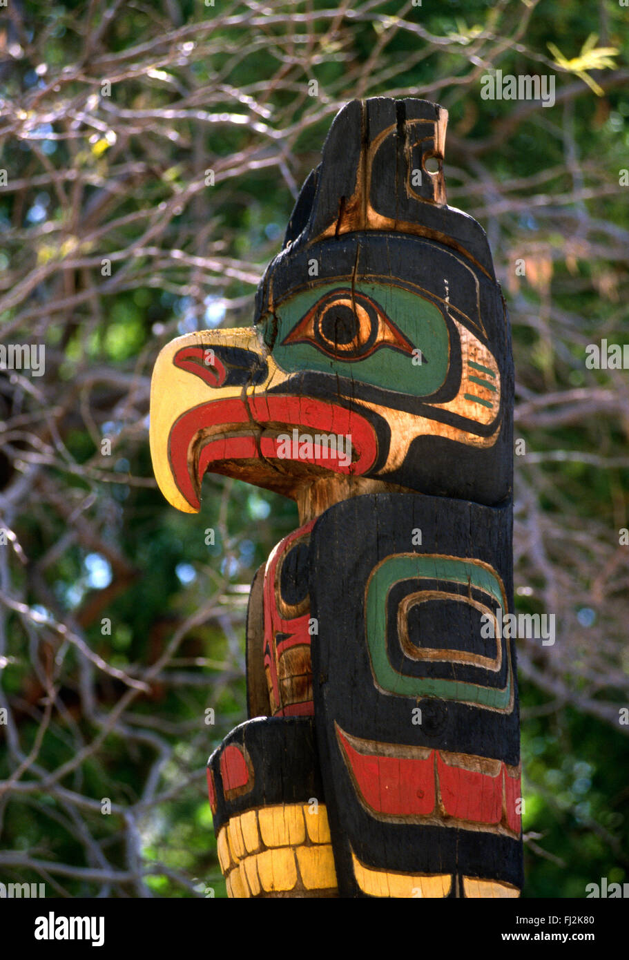 Il Cedar TOTUM POLE scolpiti da TONY HUNT DELLA NAZIONE KWAKIUTI (1973) - Heard Museum, Phoenix, Arizona Foto Stock