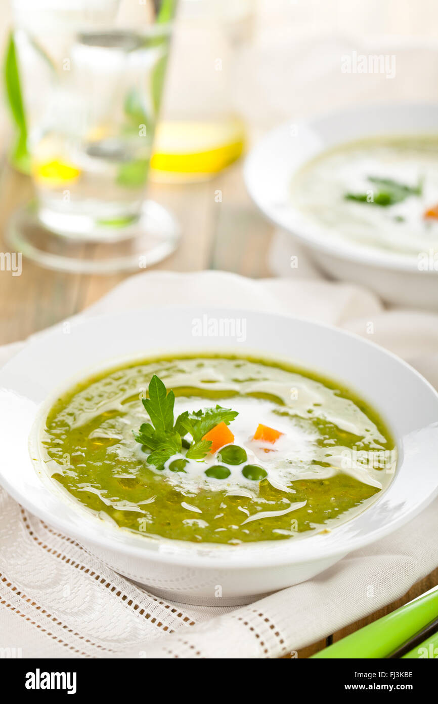 Verde zuppa di piselli. Foto Stock