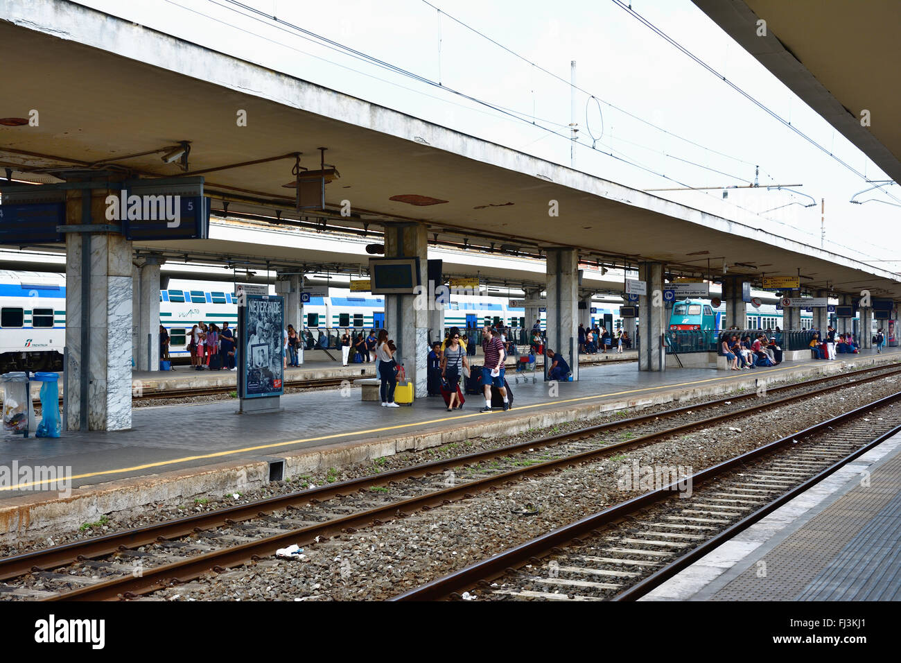 Pisa railway station immagini e fotografie stock ad alta risoluzione - Alamy