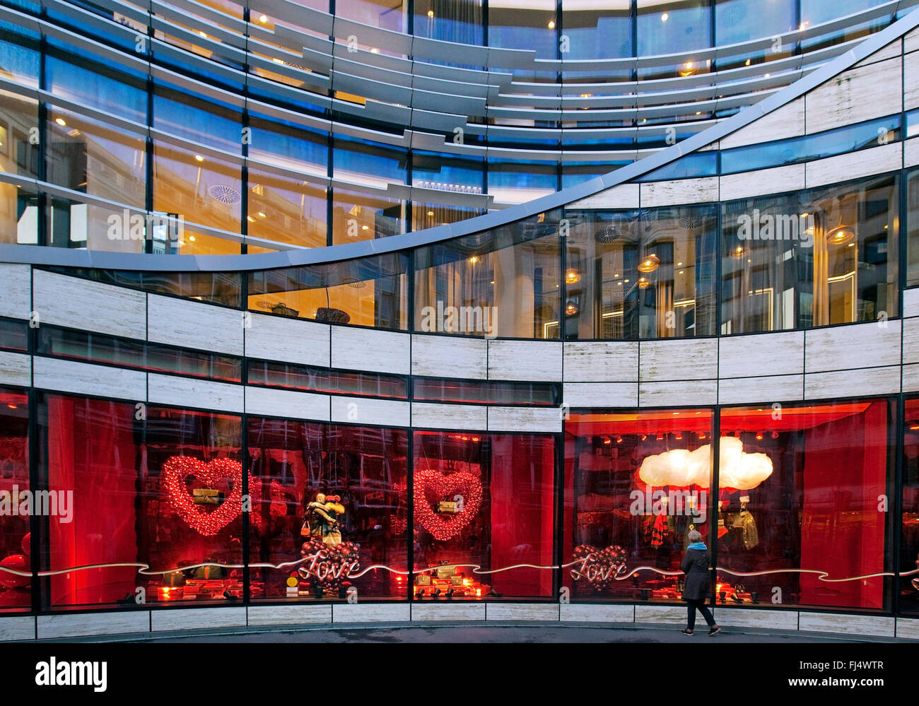 La visualizzazione di finestre di Koe-Bogen complesso edilizio, in Germania, in Renania settentrionale-Vestfalia, Duesseldorf Foto Stock