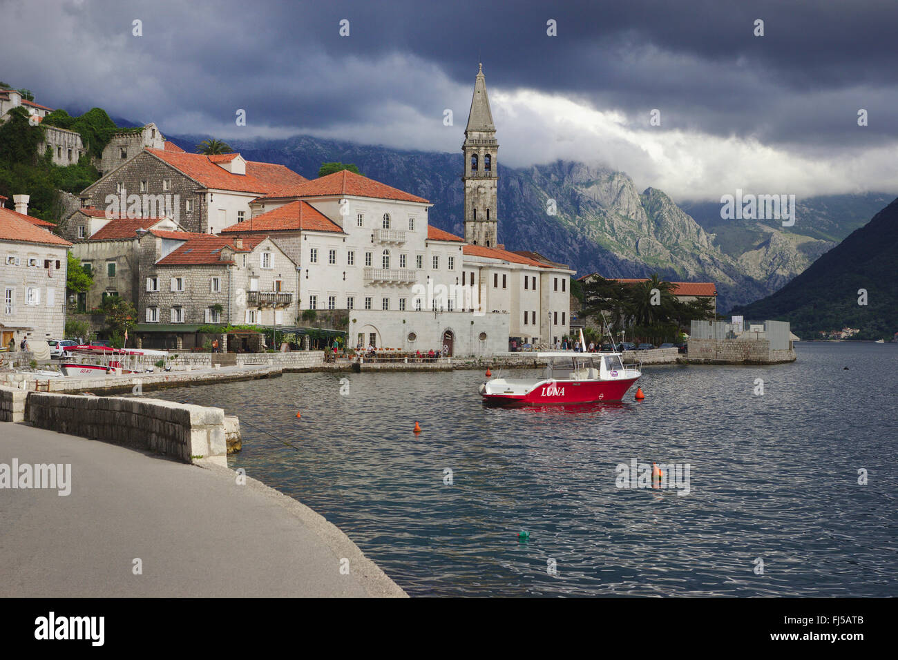 Perast nella Baia di Kotor, Montenegro Foto Stock