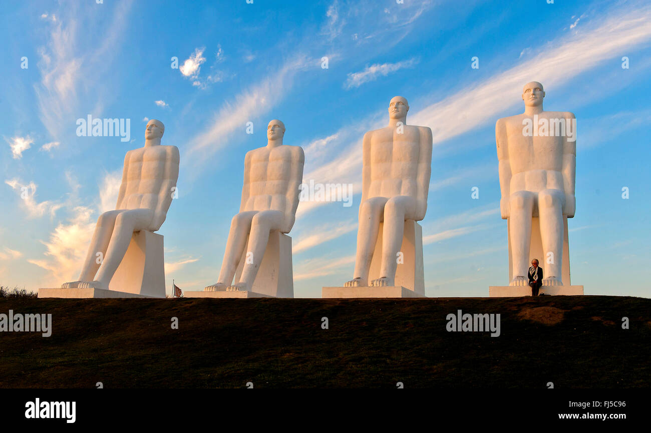 Sculture 'Men in mare" posto accanto alla spiaggia Saedding, Danimarca, Esbjerg Foto Stock