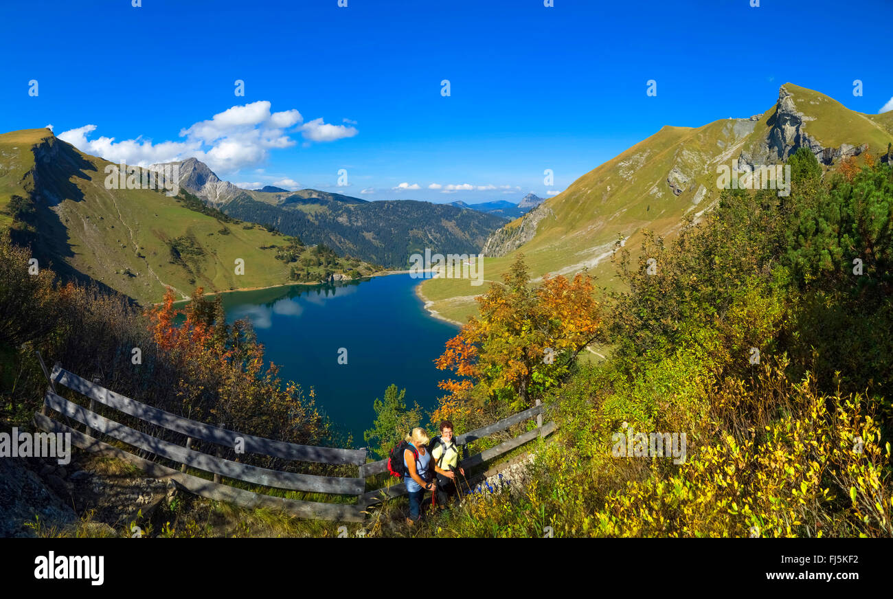 Traualpsee a Tannheim montagne in autunno, Austria, Tirolo Foto Stock