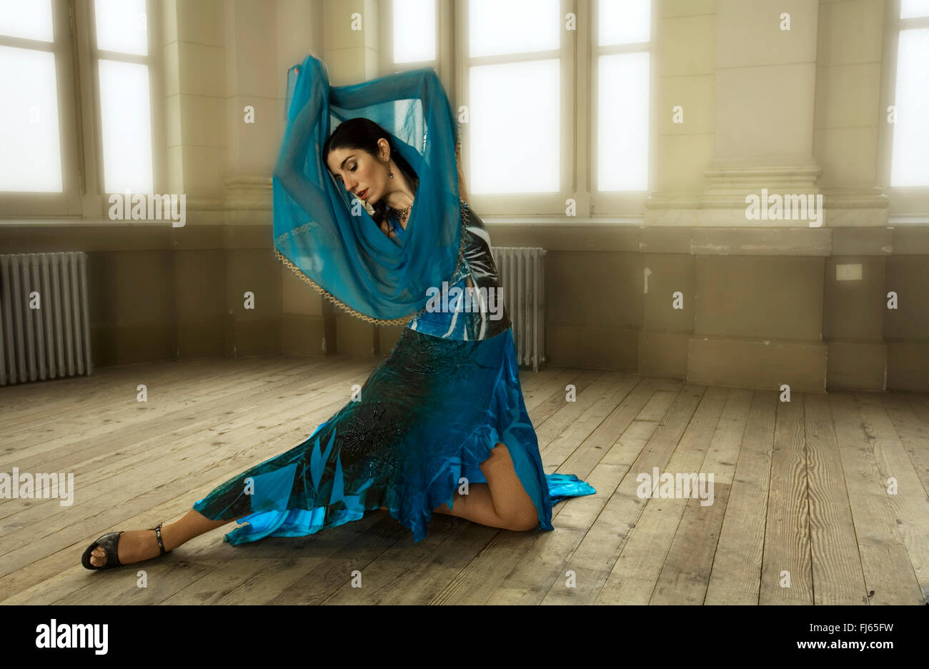 Ballerino in un vestito blu, Argentina Buenos Aires Foto Stock