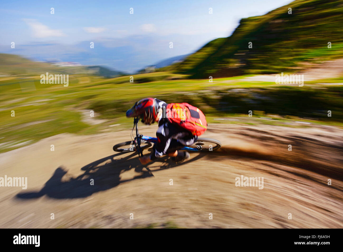 Mountain bike sui sentieri di montagna, downhill, Francia, Savoie, La Plagne Foto Stock