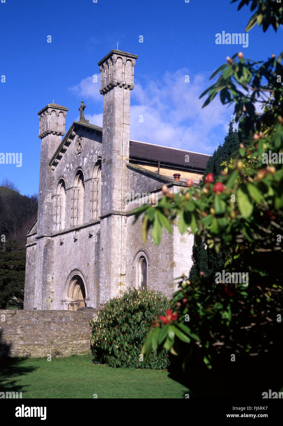 Margam Chiesa Abbaziale di Santa Maria vergine fronte ovest Port Talbot Neath Port Talbot County South Wales UK Foto Stock