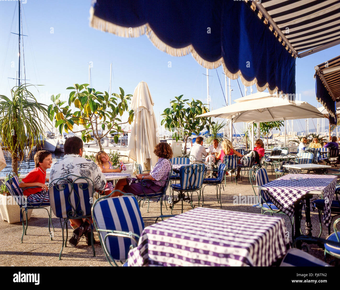Il Quayside all'aperto ristorante, Marina Bay, Città di Gibraltar, Gibilterra Foto Stock