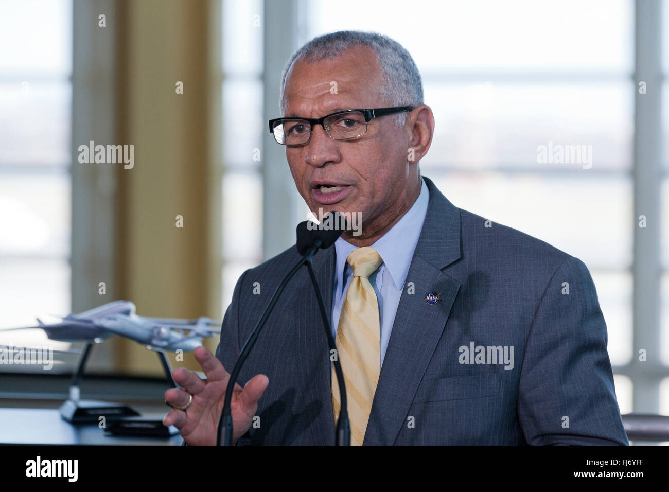 Washington, DC, Stati Uniti d'America. Il 29 febbraio, 2016. Amministratore della NASA Charles Bolden annuncia il ritorno di passeggeri supersonico viaggi aerei e aggiudicati i 20 milioni di dollari il contratto per la Lockheed Martin per la progettazione del primo tranquilla trasporto supersonico (QueSST) aeromobili, in una serie di nuovi grandi orizzonti di aviazione aerei X progetto. Credito: B Christopher/Alamy Live News Foto Stock