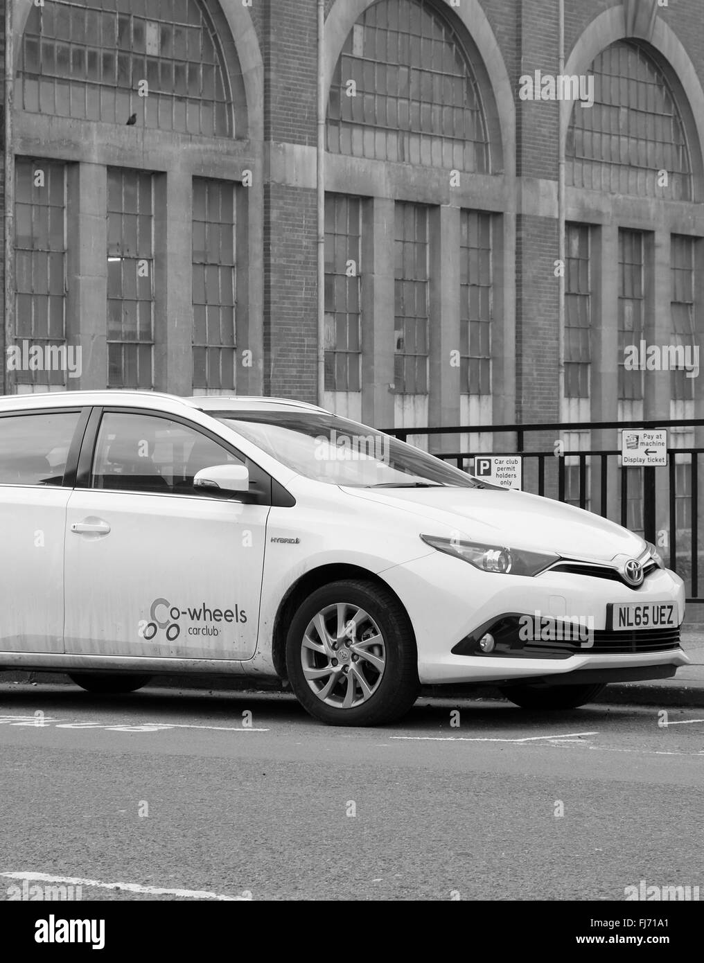 Bianco auto da un car sharing scheme, Co-ruote. 27 febbraio 20116 Foto Stock