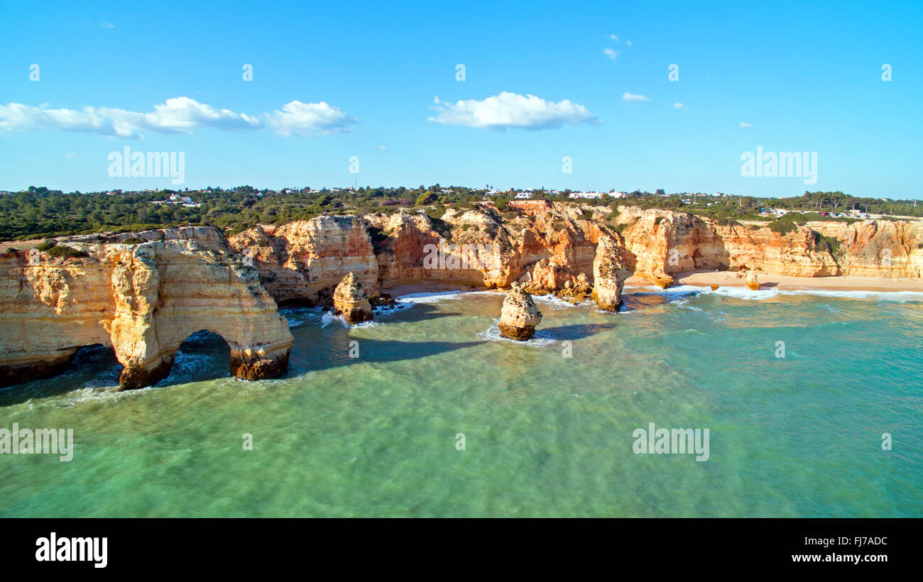 Antenna da Praia da Marinha in Algarve, la spiaggia più famosa in Portogallo Foto Stock