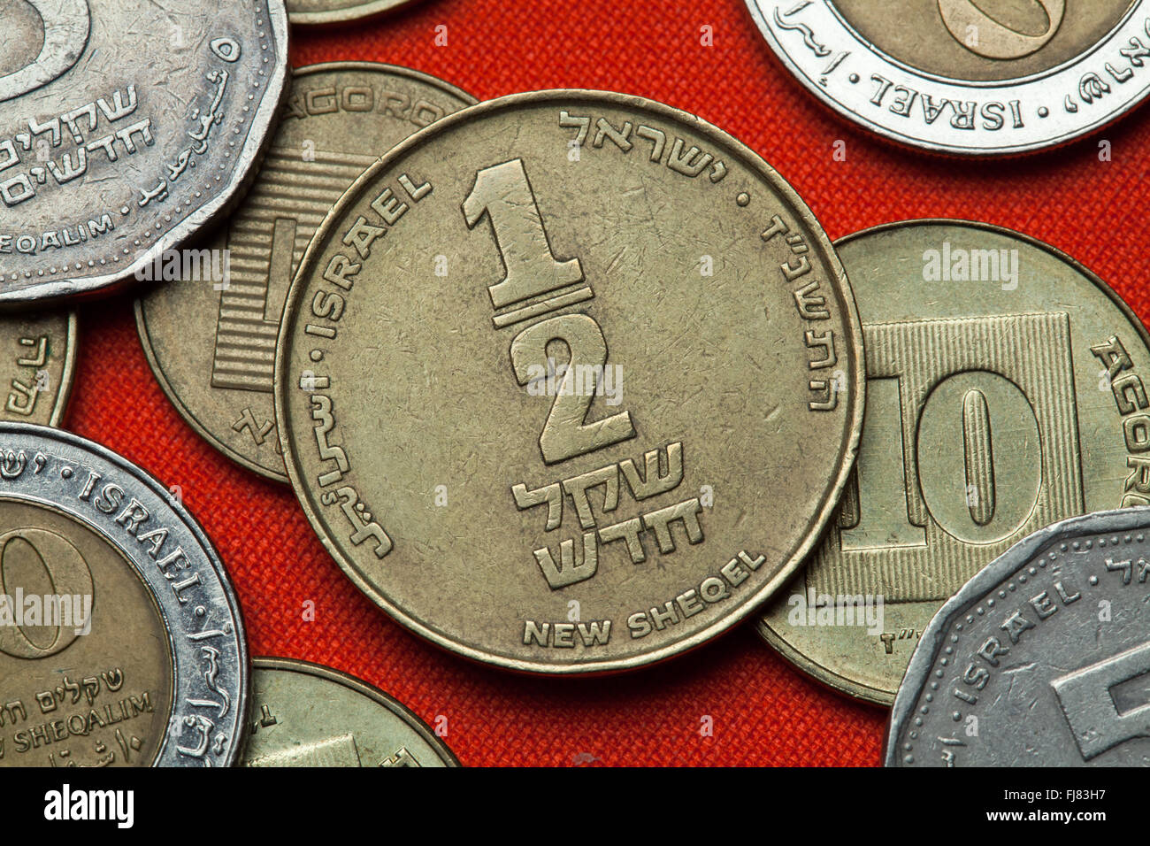 Monete di Israele. Metà israeliano nuovo shekel coin. Foto Stock