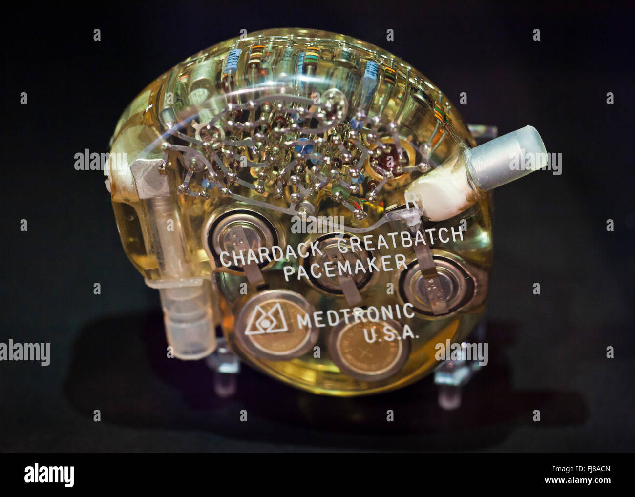 Medtronic Chardack Greatbatch pacemaker, circa 1960 - US Patent and Trademark Office - Alexandria, Virginia, Stati Uniti d'America Foto Stock