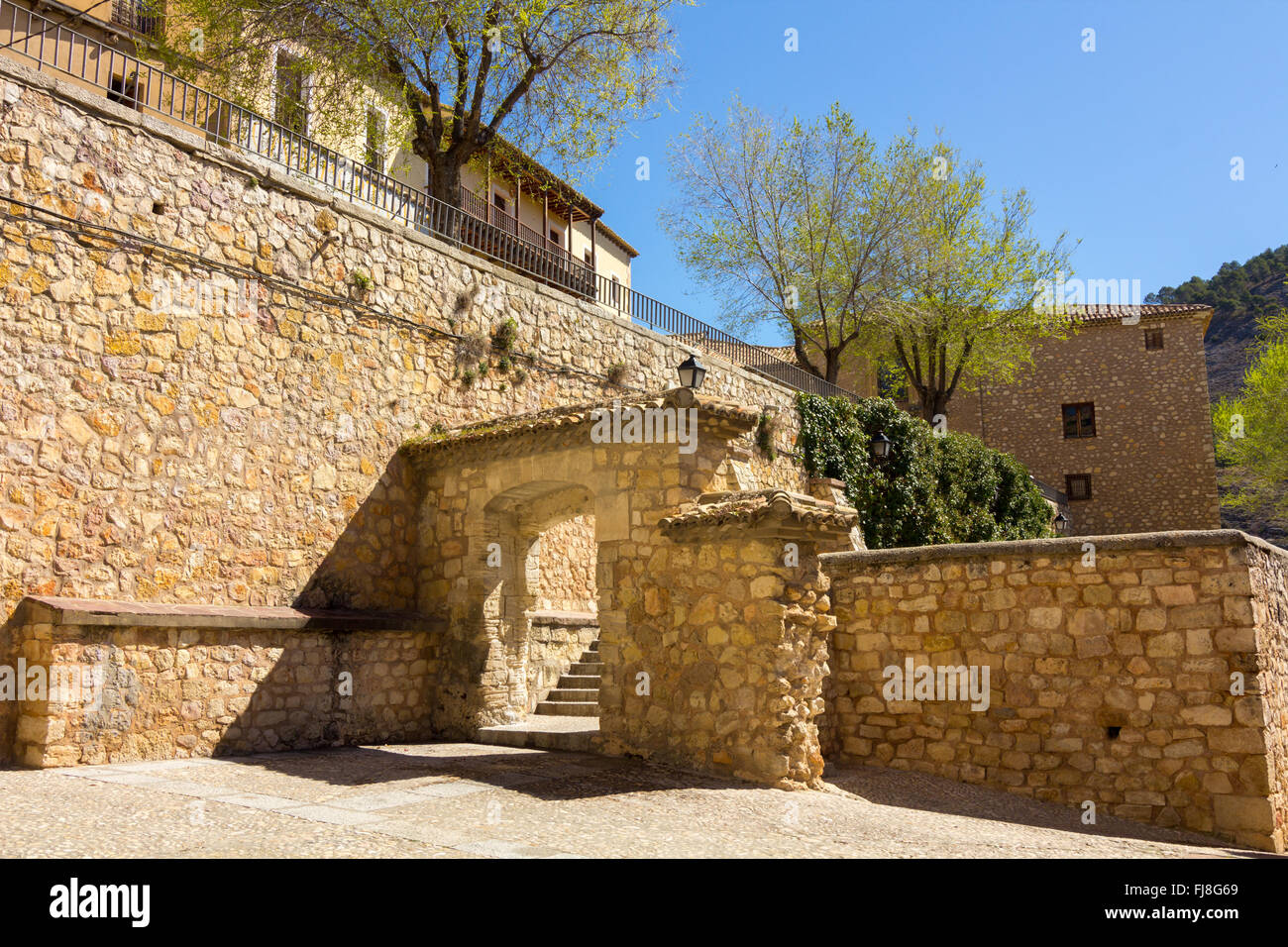 Tipiche le strade e gli edifici della famosa città di Cuenca, Spagna Foto Stock
