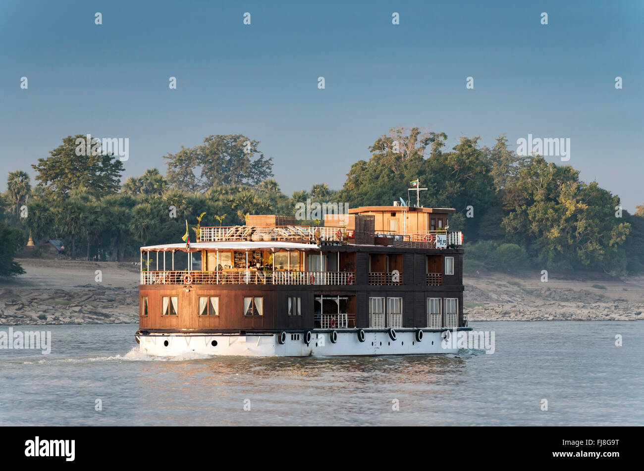 (Irrawaddy Ayeyarwady) Crociera Fluviale - Battello tra Mandalay e Bagan, Birmania (Myanmar) Foto Stock