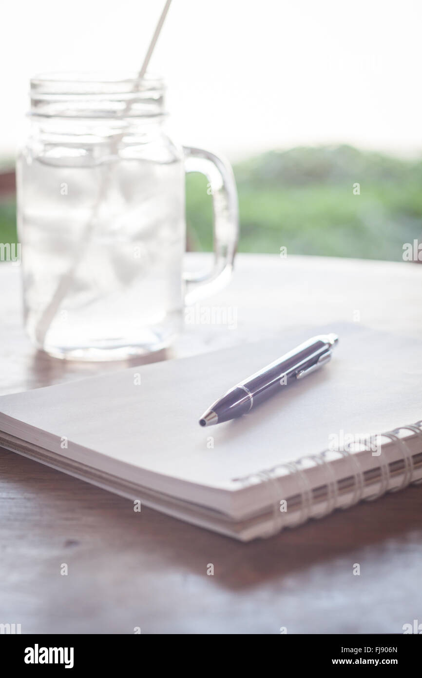 Stazione di lavoro con notebook e penna, stock photo Foto Stock