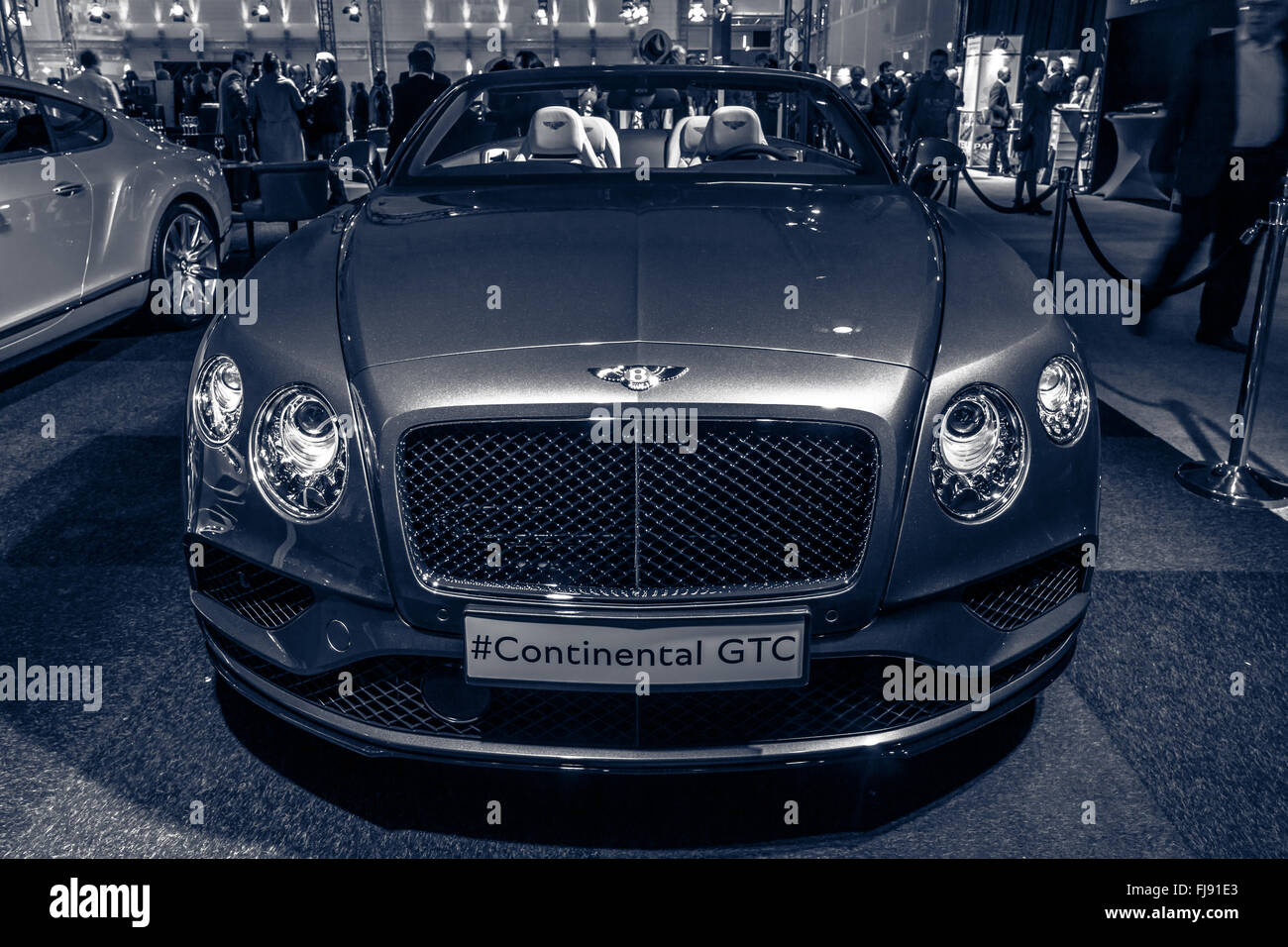 Auto di lusso Bentley Continental GTC V8S, fin dal 2016. Tonificazione. Foto Stock