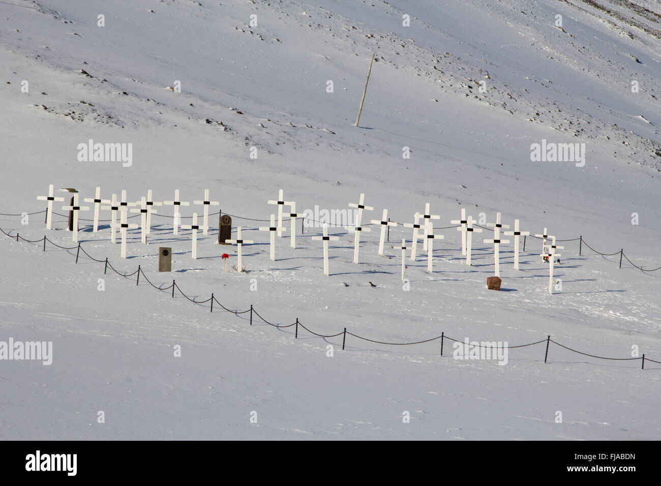 Vecchio Cimitero a Longyearbyen, Spitsbergen Svalbard. La Norvegia. Ora è proibito di seppellire le persone. Foto Stock