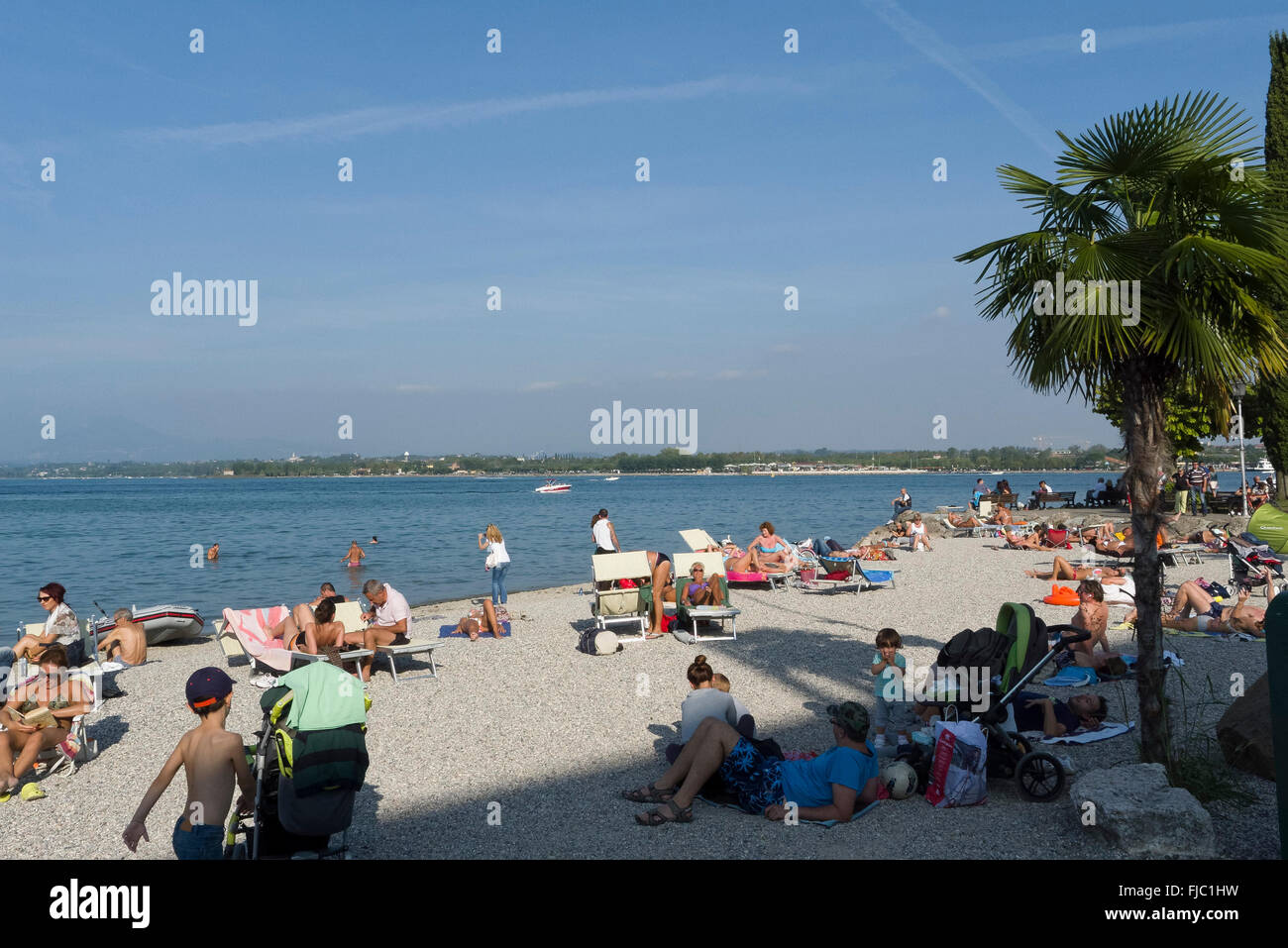 Menschen Am Badestrand Peschiera Del Garda Gardasee