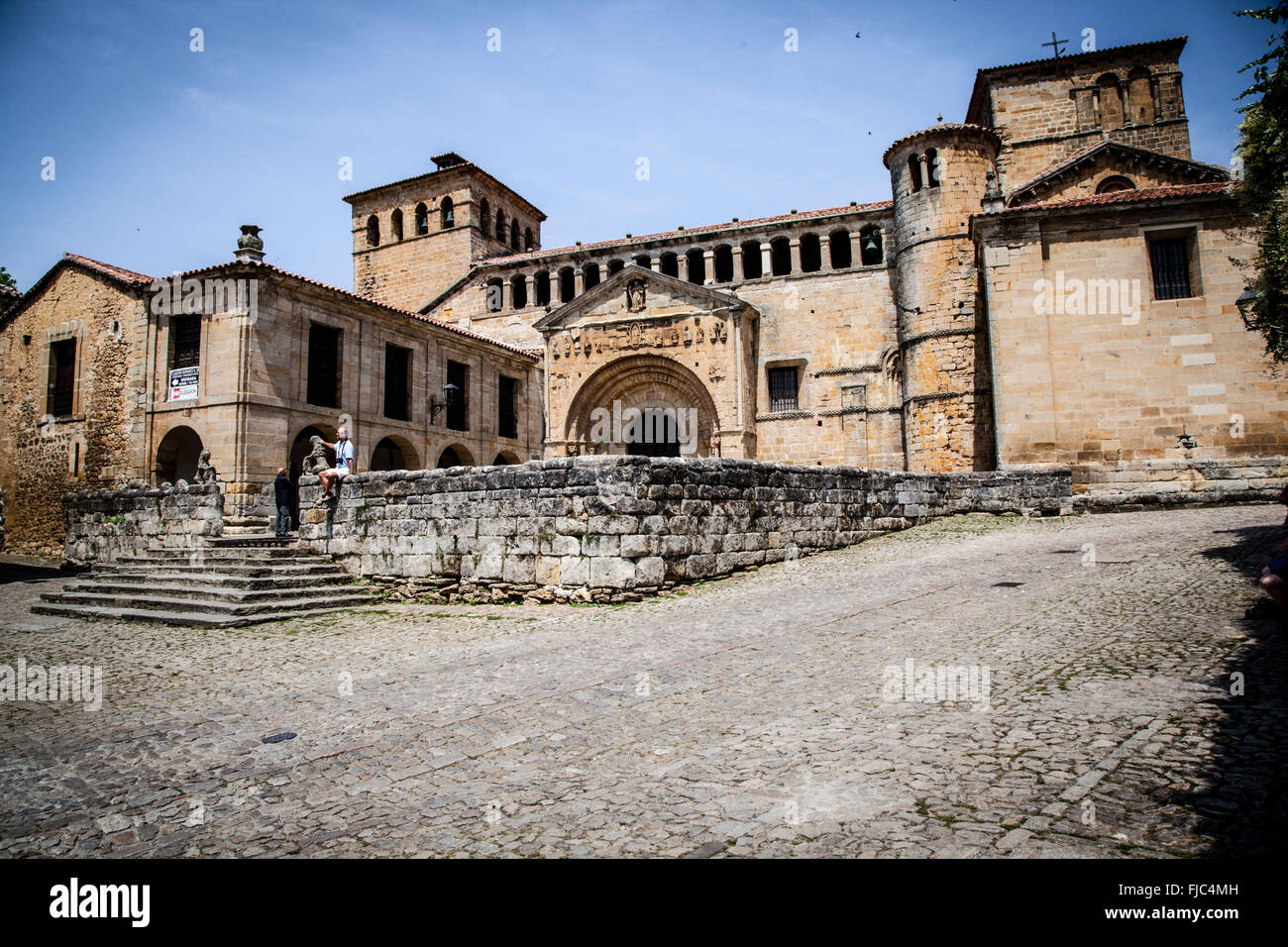 Chiesa collegiata di Santa Juliana, Santillana del Mar, Cantabria, SPAGNA Foto Stock