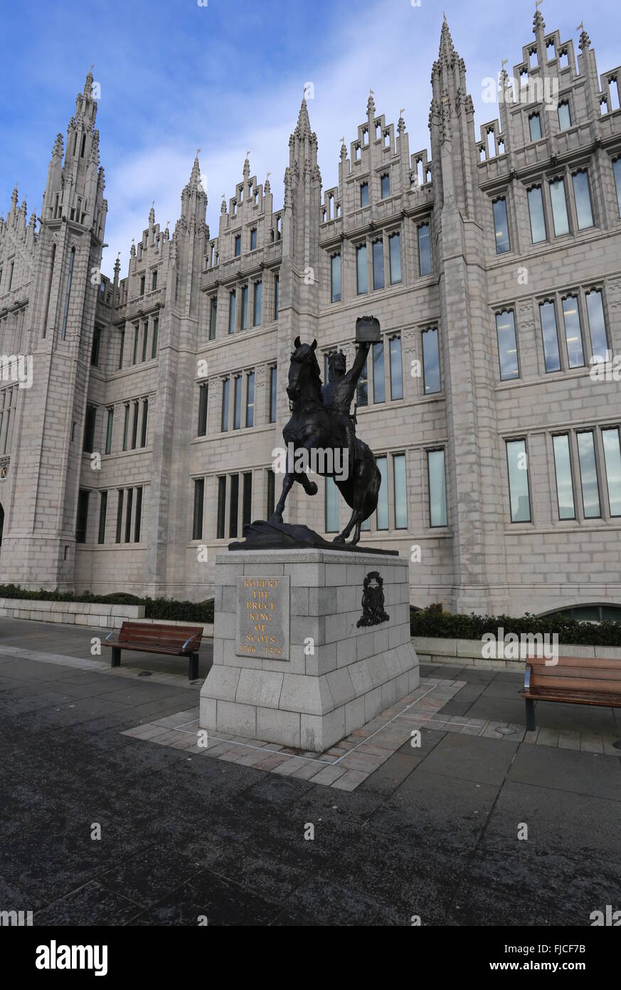 Robert the Bruce statua fuori marischal college di Aberdeen Scotland gennaio 2016 Foto Stock