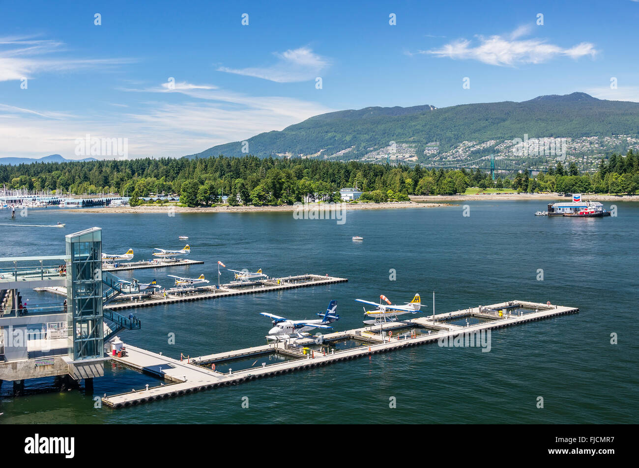 Fila di idrovolanti presso il Porto di Vancouver Centro di volo. Foto Stock