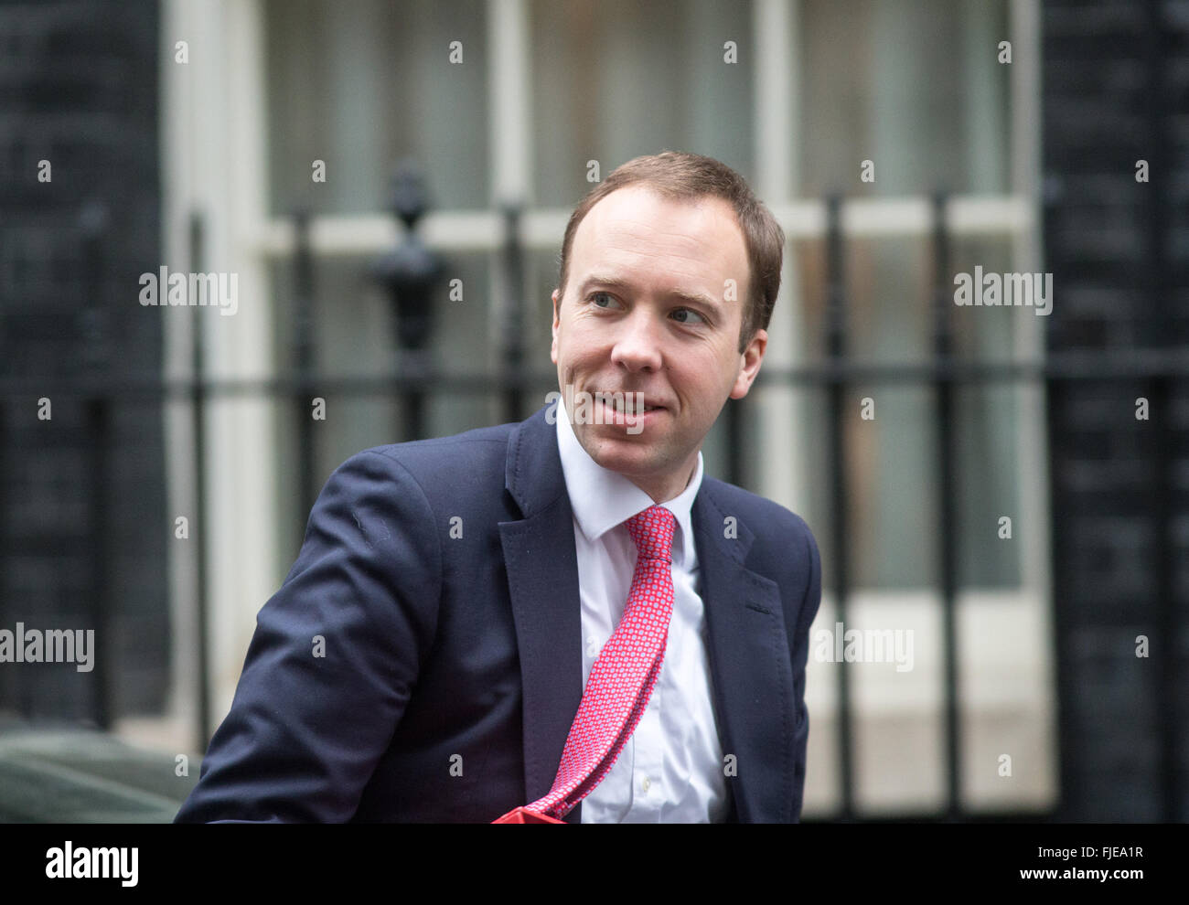 Matthew Hancock,il Ministro per l'ufficio di gabinetto e Pmo generale,arriva al numero 10 di Downing Street per una riunione del gabinetto Foto Stock