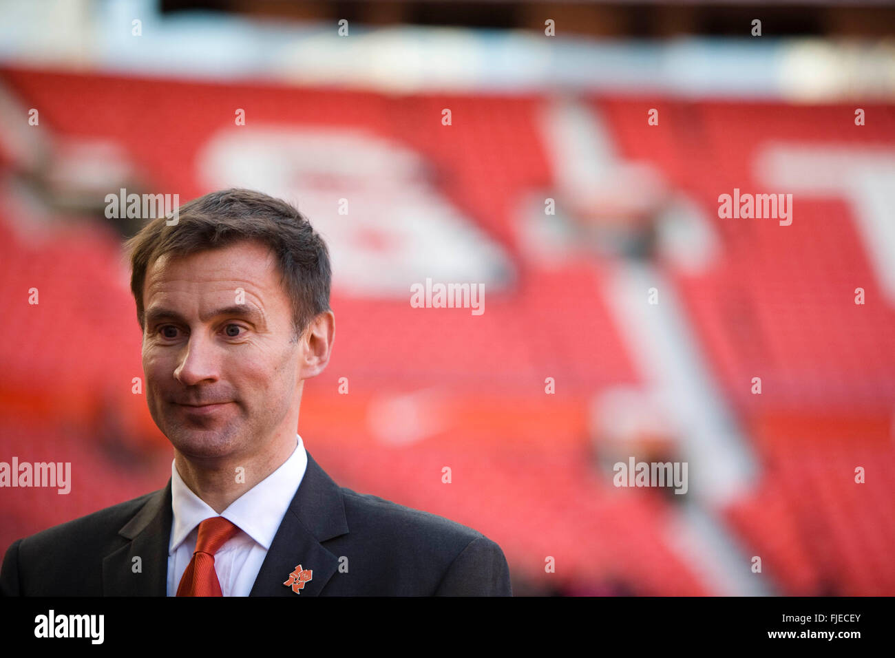 Segretaria di salute Jeremy Hunt fotografati a Old Trafford Manchester Foto Stock