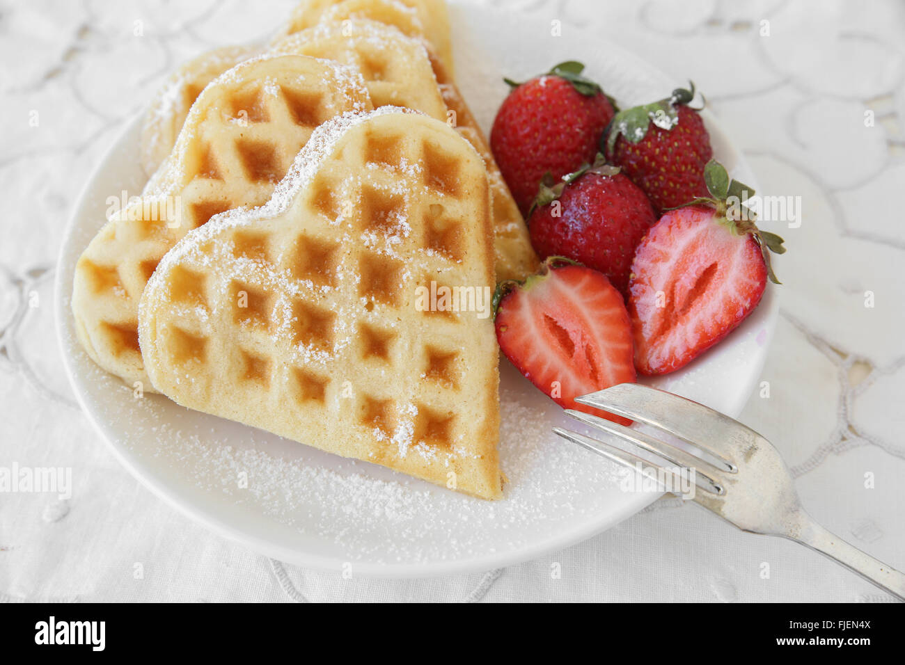 Cialde con fragole fresche, il fuoco selettivo Foto Stock