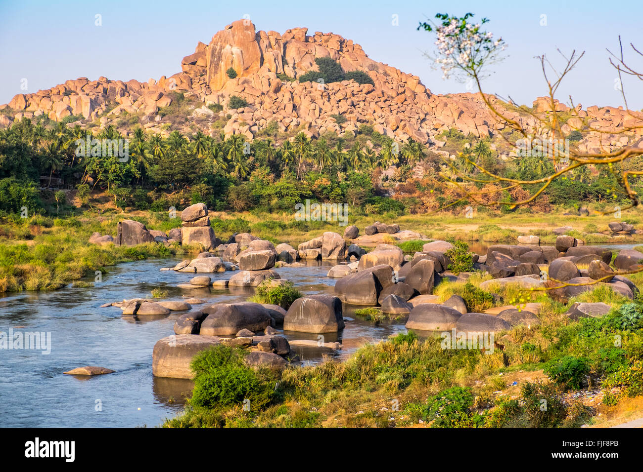 La rovina della città di Hampi nello stato indiano del Karnataka è una destinazione popolare per i backpackers e gap-anno di viaggiatori Foto Stock