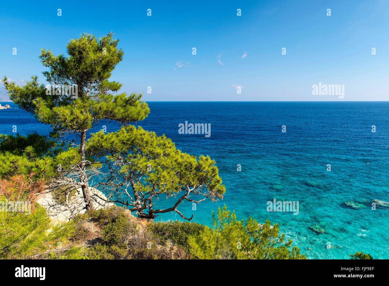 Bella paesaggistica costa su Karpathos Island, Grecia Foto Stock
