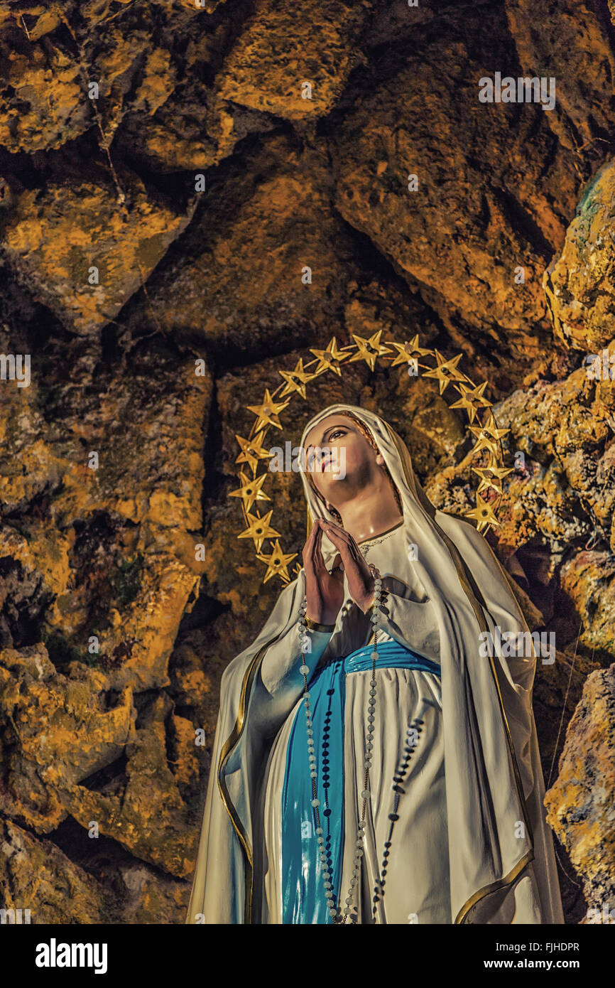 Apparizione Della Madonna Di Lourdes Apparizione caverna madonna immagini e fotografie stock ad alta