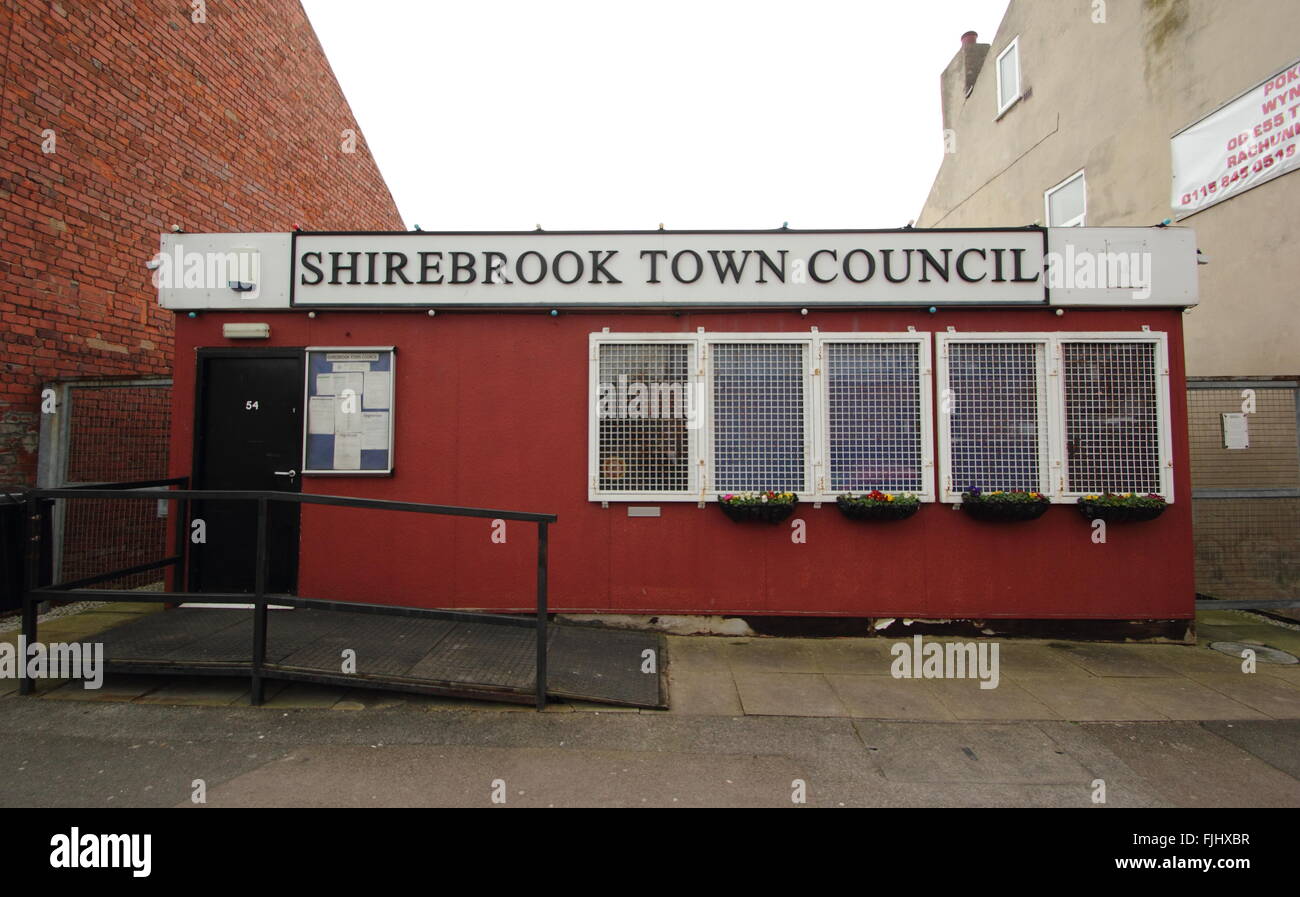 Shirebrook consiglio comunale edificio sulla fila di patchwork, Shirebrook, DERBYSHIRE REGNO UNITO Inghilterra Foto Stock