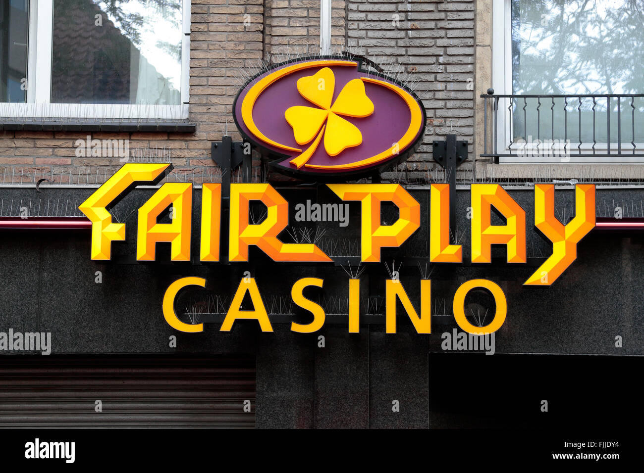 Il Fair Play Casino sign in Eindhoven, Noord-Brabant, Paesi Bassi. Foto Stock
