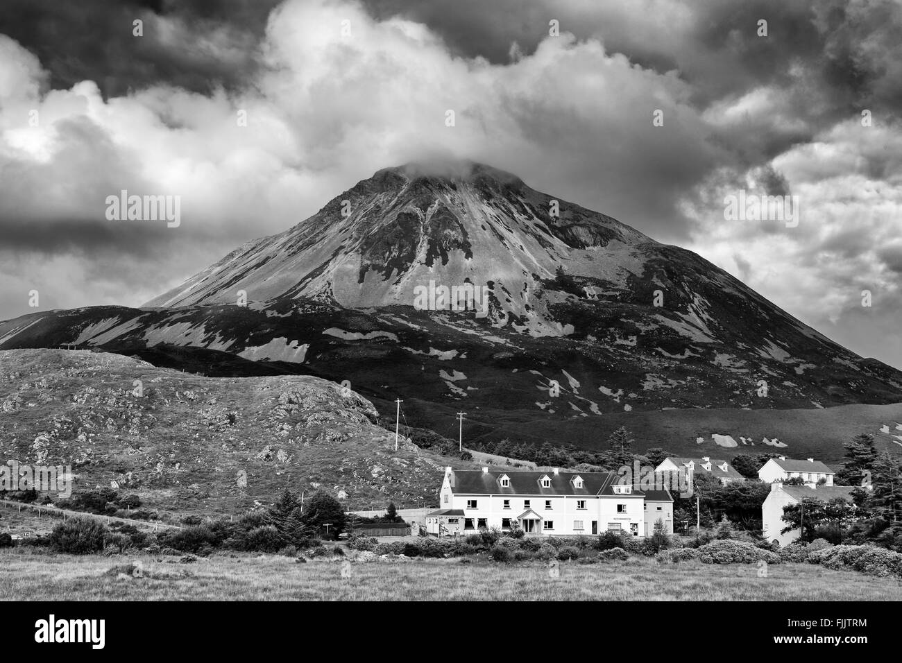 Mount Errigal & Dunlewy Village, County Donegal, Irlanda Foto Stock