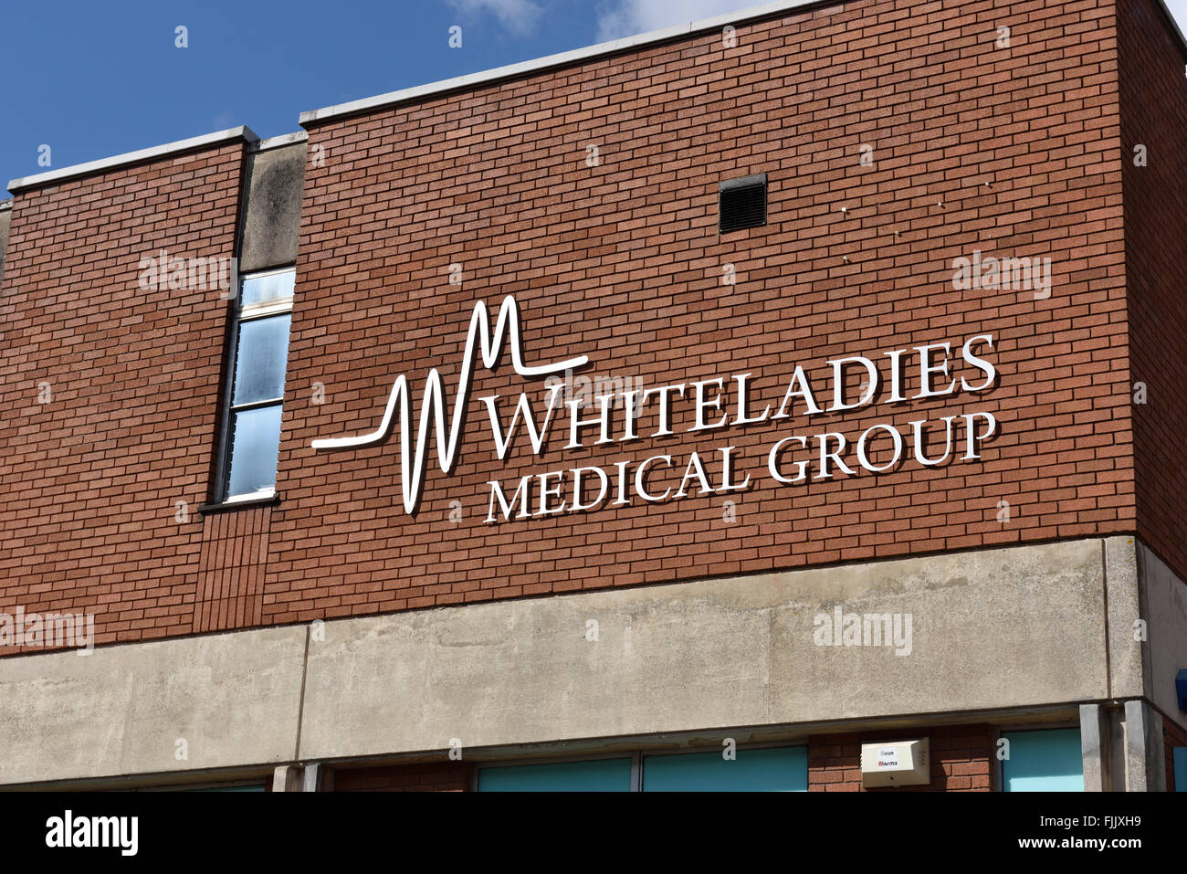 NHS Whiteladies Medical Group GP practice segno sulla costruzione anteriore, Bristol, Regno Unito Foto Stock