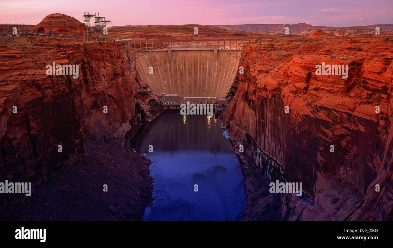 Glen Canyon Dam al tramonto nella pagina, Arizona Foto Stock