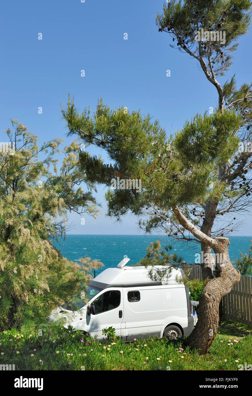 Tende, camper e roulotte in un campeggio in Spagna Foto Stock