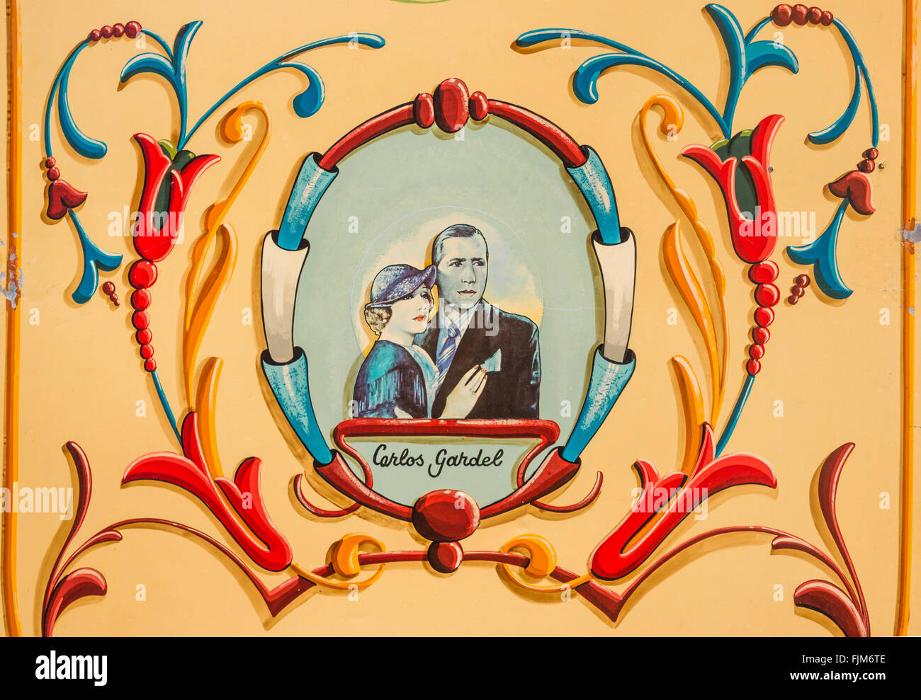 Legno dipinto sollievo che mostra il tango argentino leggenda Carlos Gardel Foto Stock