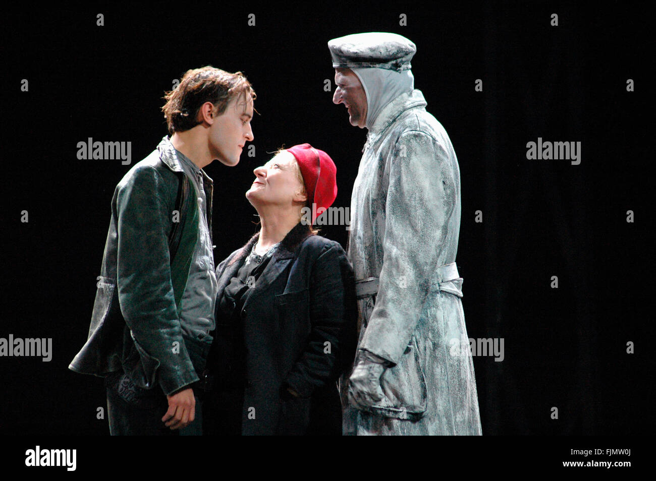 Michael Rothmann, Carmen-Maja Antoni u.a. - Theaterproduktion 'Mproferire coraggio und ihre Kinder" (von Bertolt Brecht, Regie: Claus Foto Stock