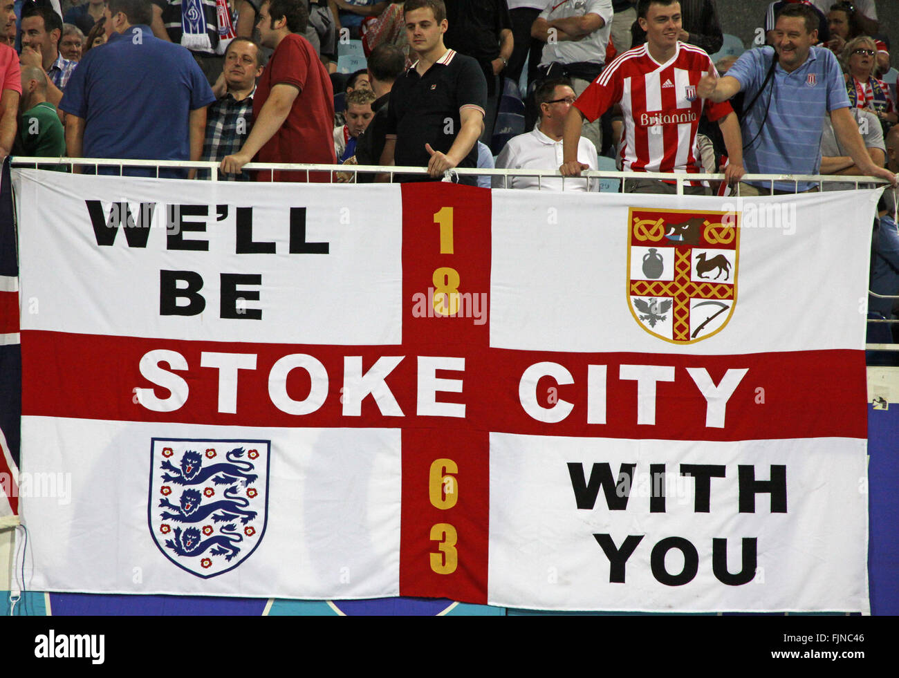 Kiev, Ucraina - 15 Settembre 2011: FC Stoke City sostenitori mostrano il loro sostegno durante la UEFA Europa League contro FC Dynamo Kyiv il 15 settembre 2011 a Kiev, Ucraina Foto Stock